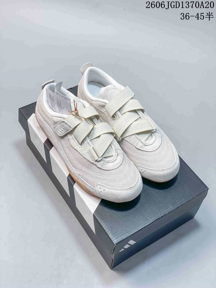 adidas Urban Reverie Low-Top Shoes JS0151