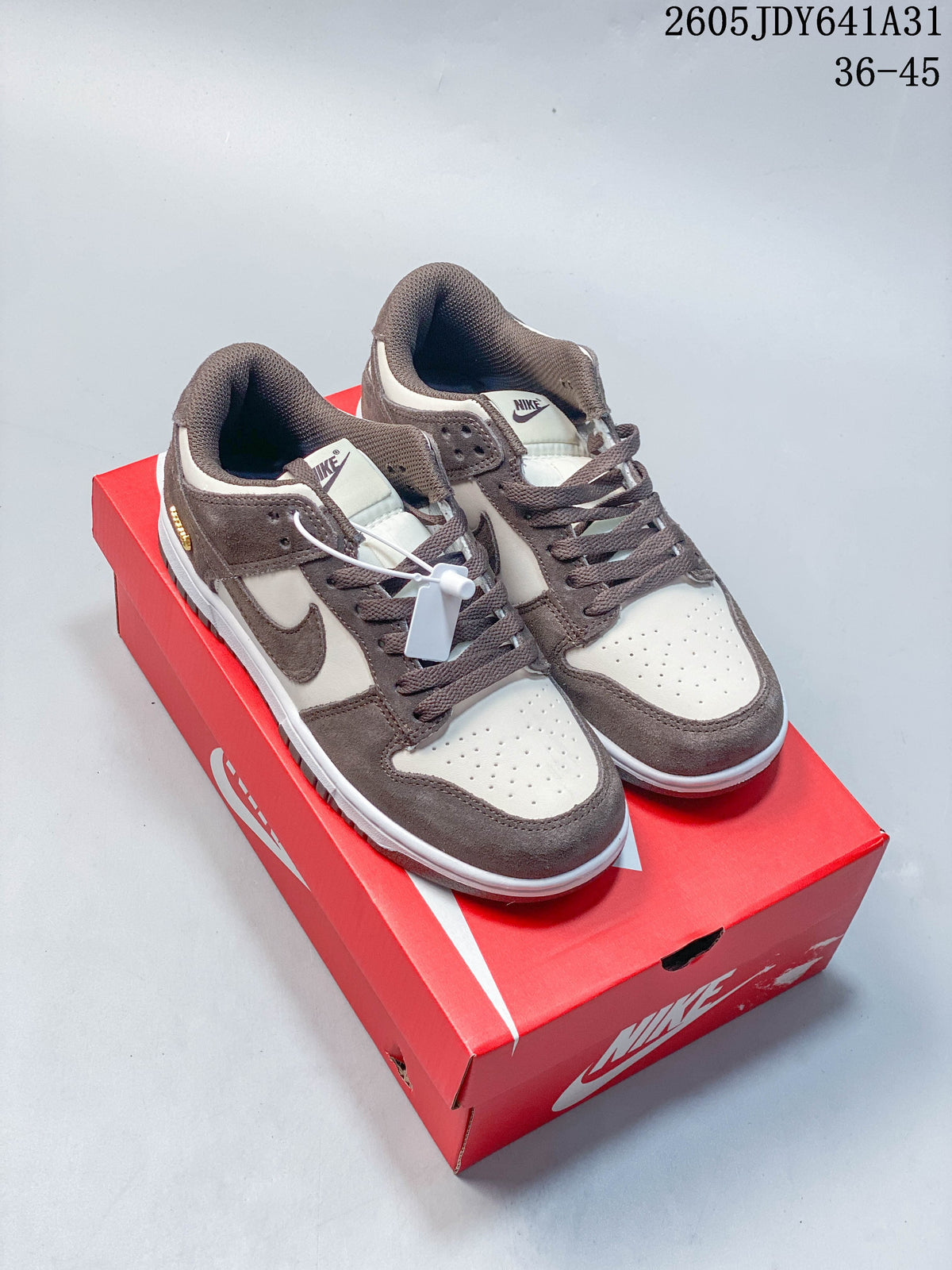 Nike SB Dunk Low Skateboarding Shoes IB4417