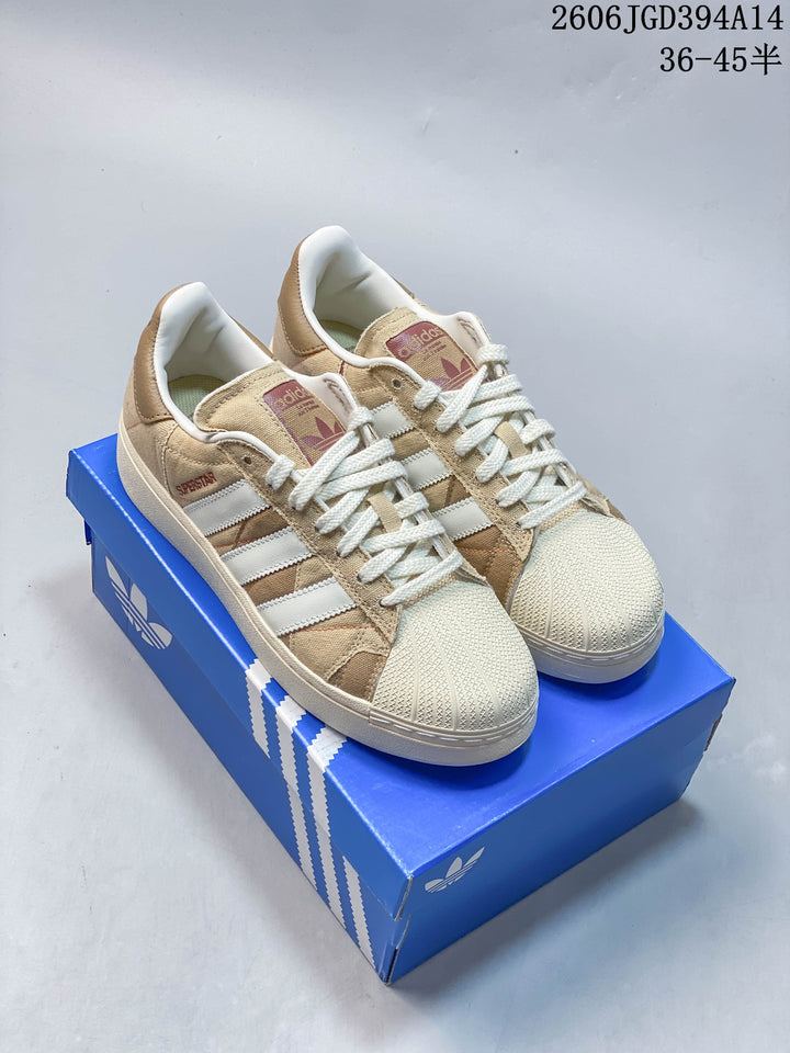 Adidas Originals Superstar Low-Top Sneakers ID6251, Beige and White