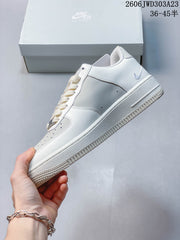 Nike Air Force 1 '07 Low White Sneakers