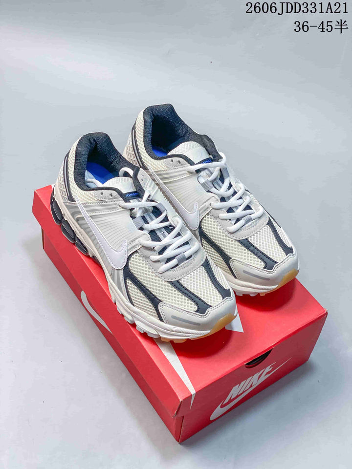 Nike Zoom Vomero 5 Sneakers FJ4151-004