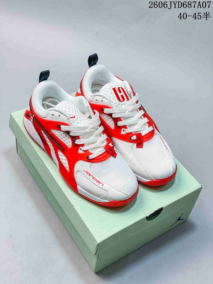 Jordan Heir PF Basketball Shoes White and Red FZ2471