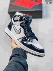 Nike Air Jordan 1 Retro High OG High-Top Sneakers