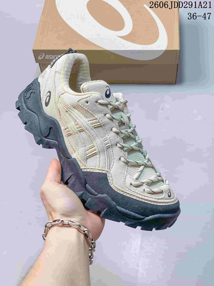 ASICS GEL-PICKAX Trail-Inspired Sneakers