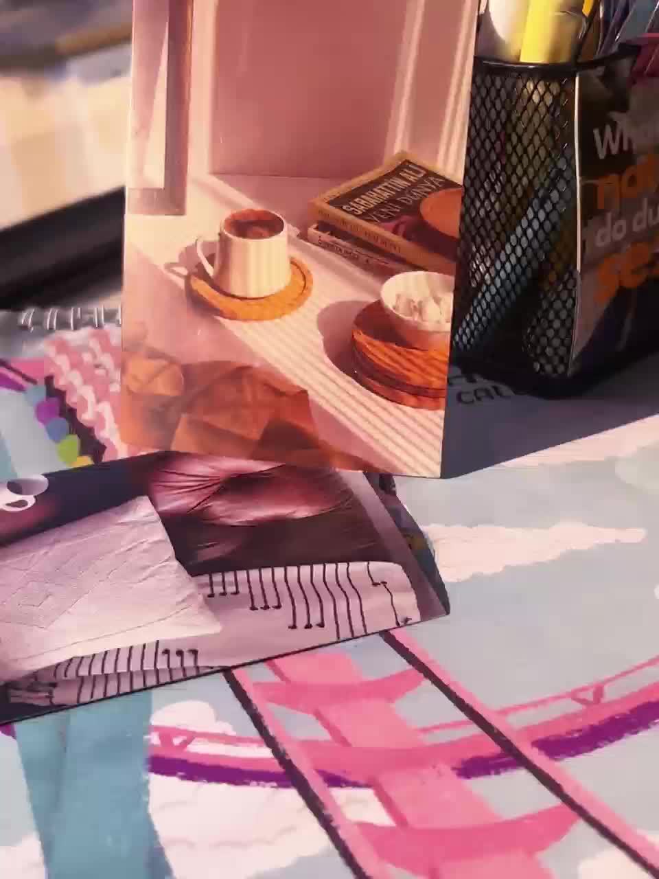 1 Pc Mini Portable Women's Comb For Outdoor, Lightweight Bifold Travel Comb With Mirror